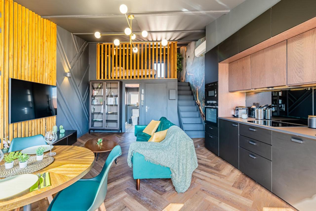 Loft En Ville - Duplex Terrasse Coeur Historique Avec Vue Degagee & Parking Souterrain Offert Ла-Сьота Экстерьер фото
