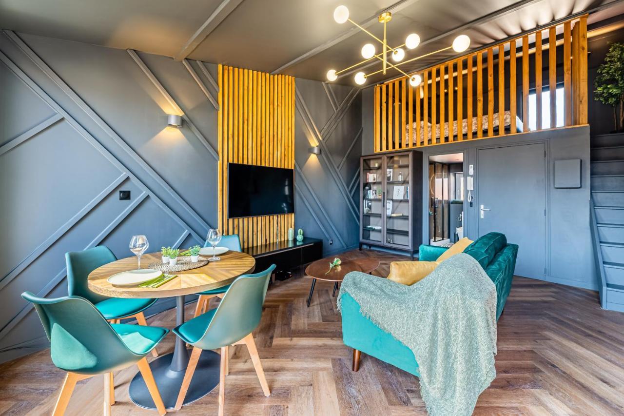 Loft En Ville - Duplex Terrasse Coeur Historique Avec Vue Degagee & Parking Souterrain Offert Ла-Сьота Экстерьер фото